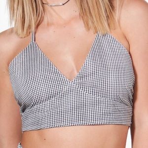 NWT boohoo gingham beach wrap around H8